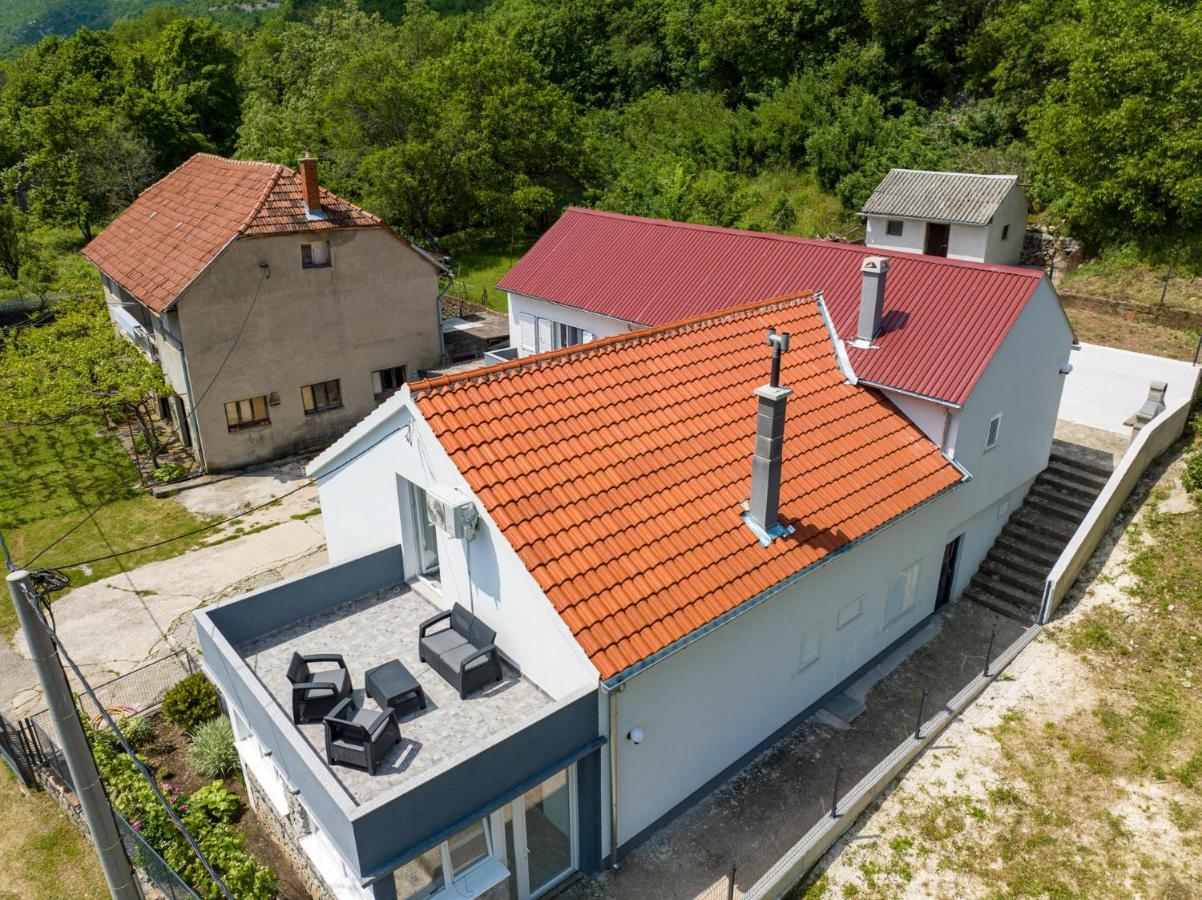 House Zrmanja Vrelo *