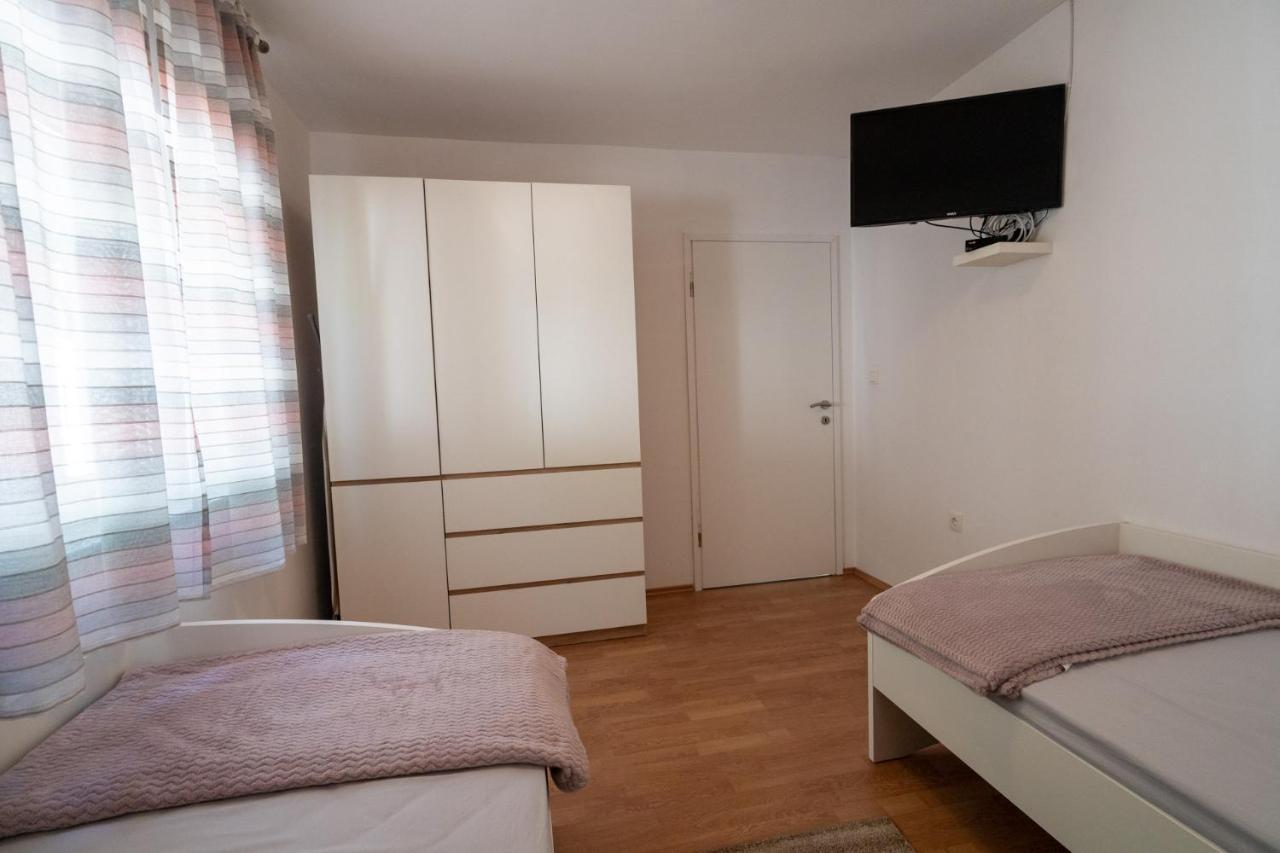 House Zrmanja Vrelo Holiday home