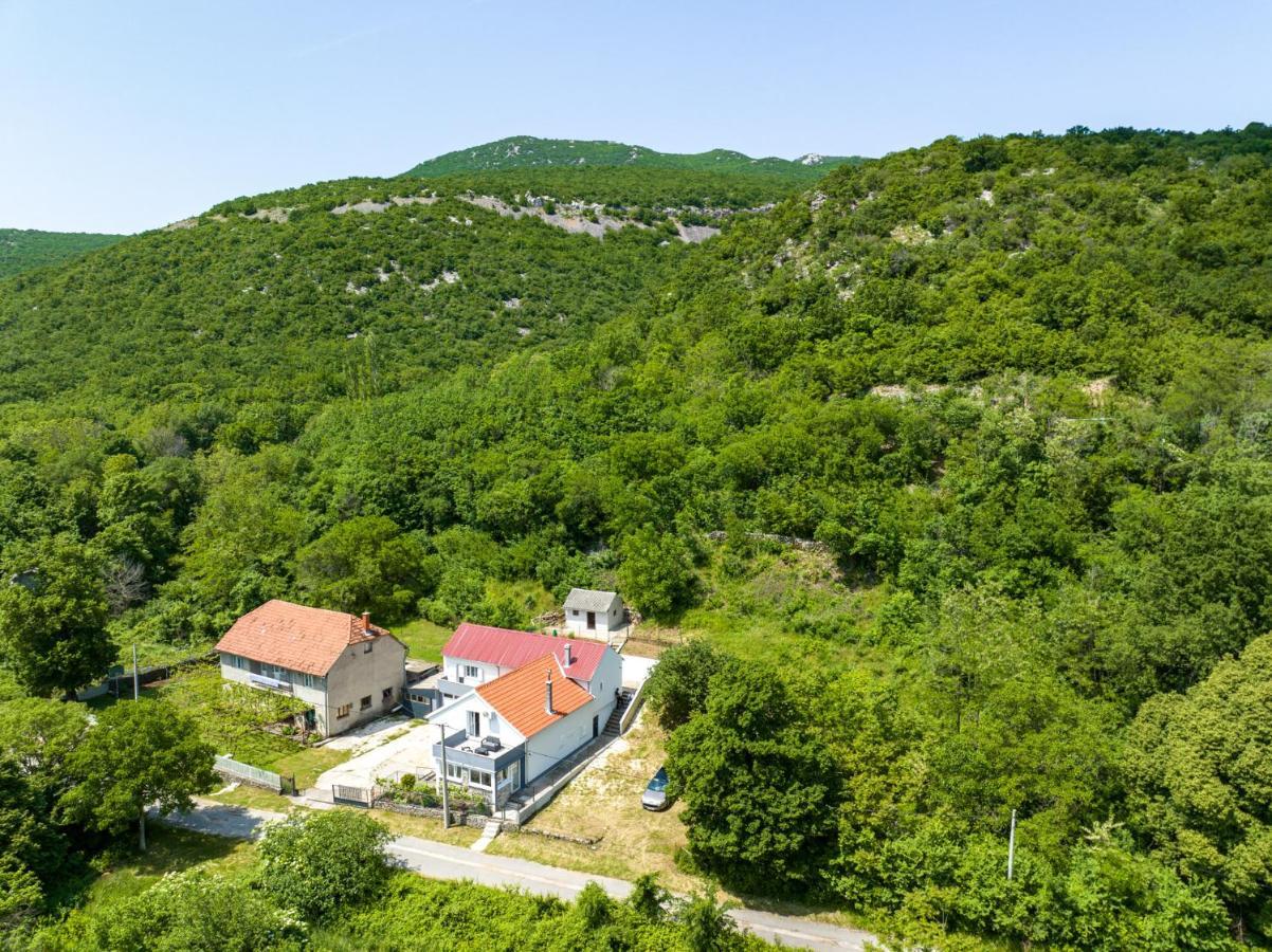 House Zrmanja Vrelo Holiday home *