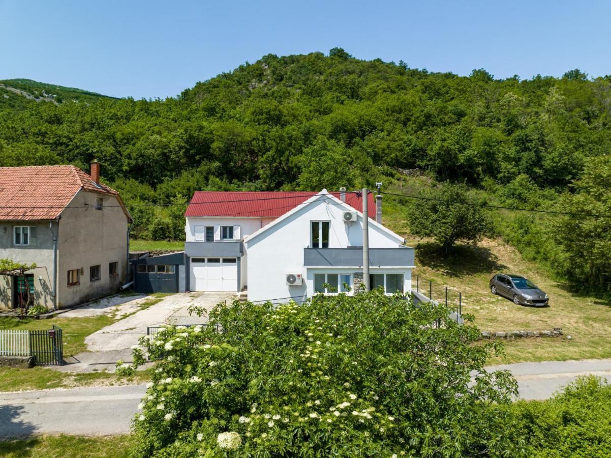 House Zrmanja Vrelo *