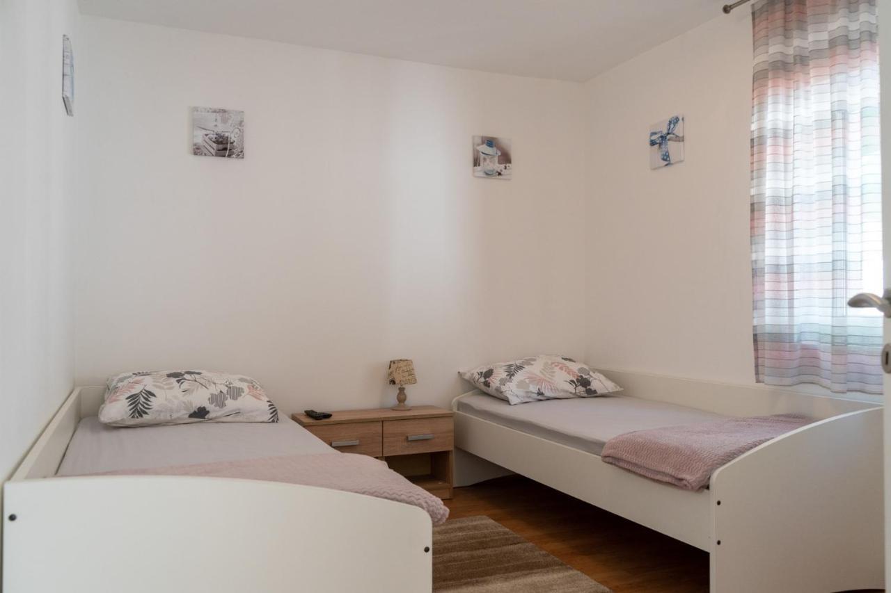 Holiday home House Zrmanja Vrelo *