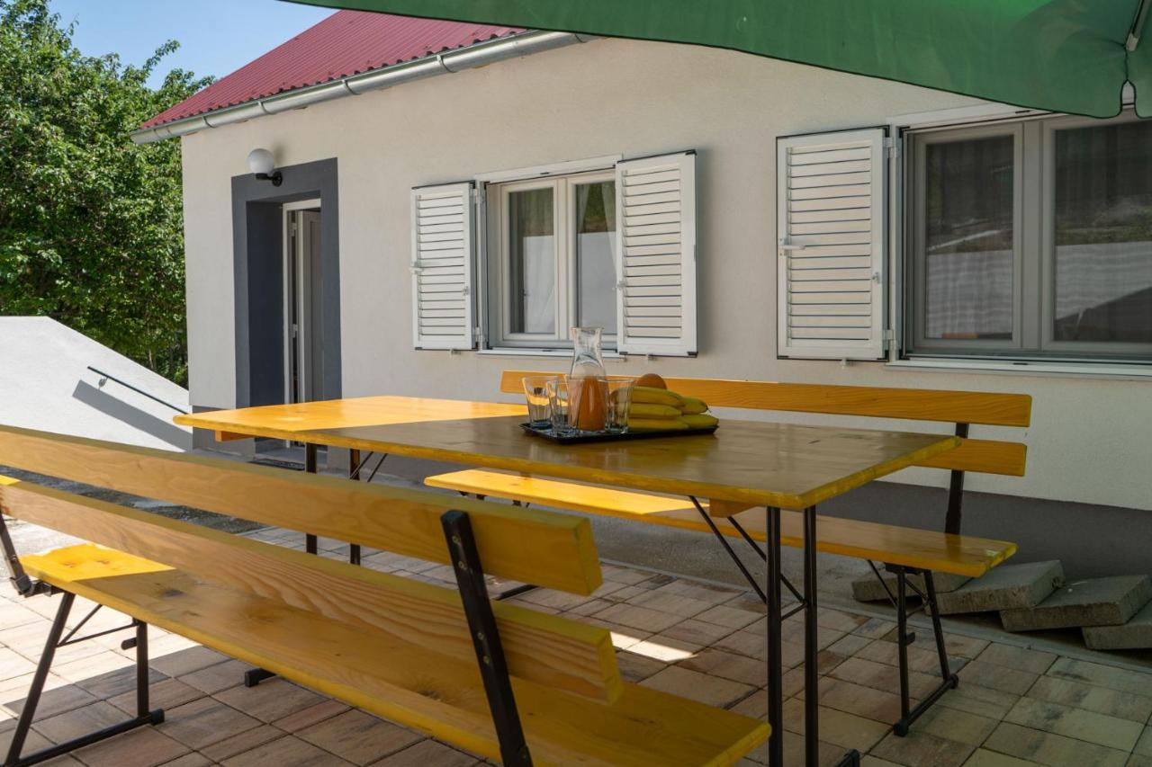 House Zrmanja Vrelo *