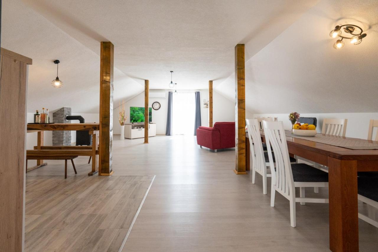 House Zrmanja Vrelo Vikendica Krupa