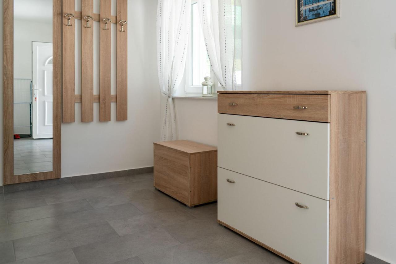 House Zrmanja Vrelo Vikendica Krupa